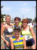 les filles prtes pour le dpart de l'Ekiden